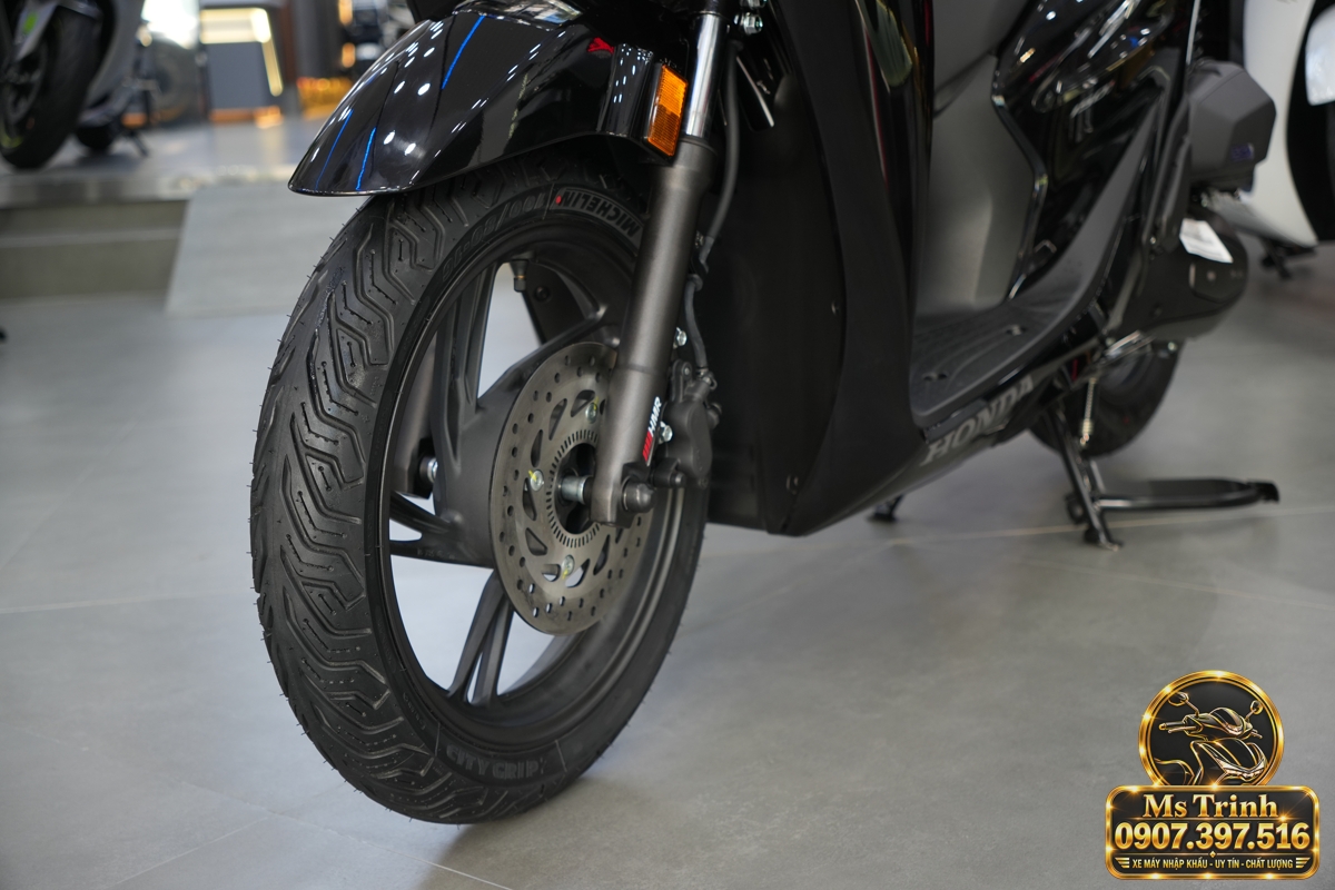 Honda SH150i Ý đen bóng 2027 tại Khánh Hòa - Sơn bóng lịch sự, tiện ích cho mỗi ngày