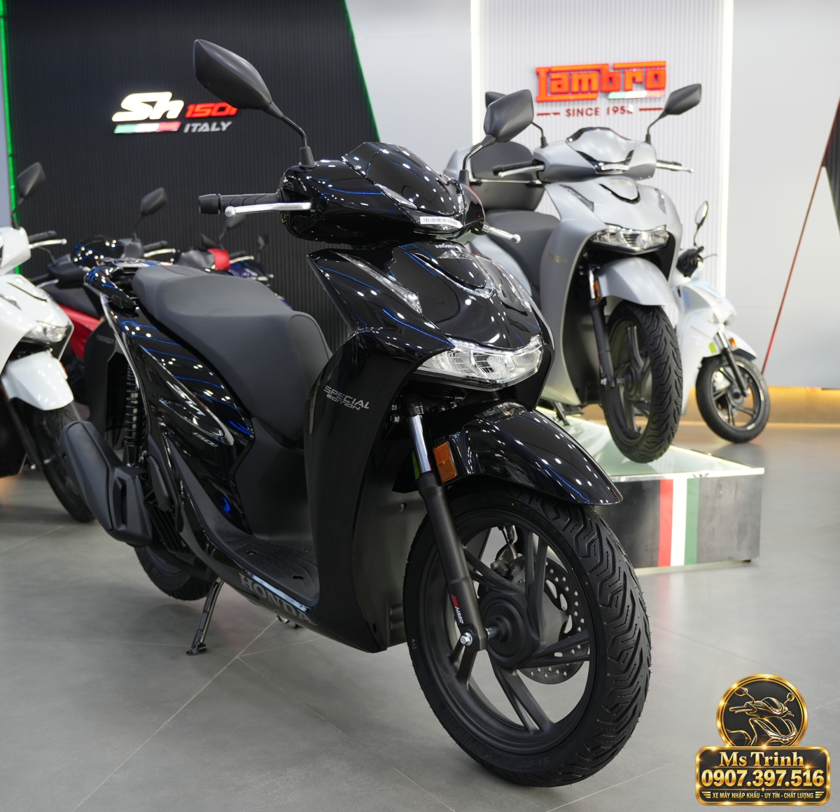Honda SH150i Ý đen bóng 2027 tại Khánh Hòa - Sơn bóng lịch sự, tiện ích cho mỗi ngày