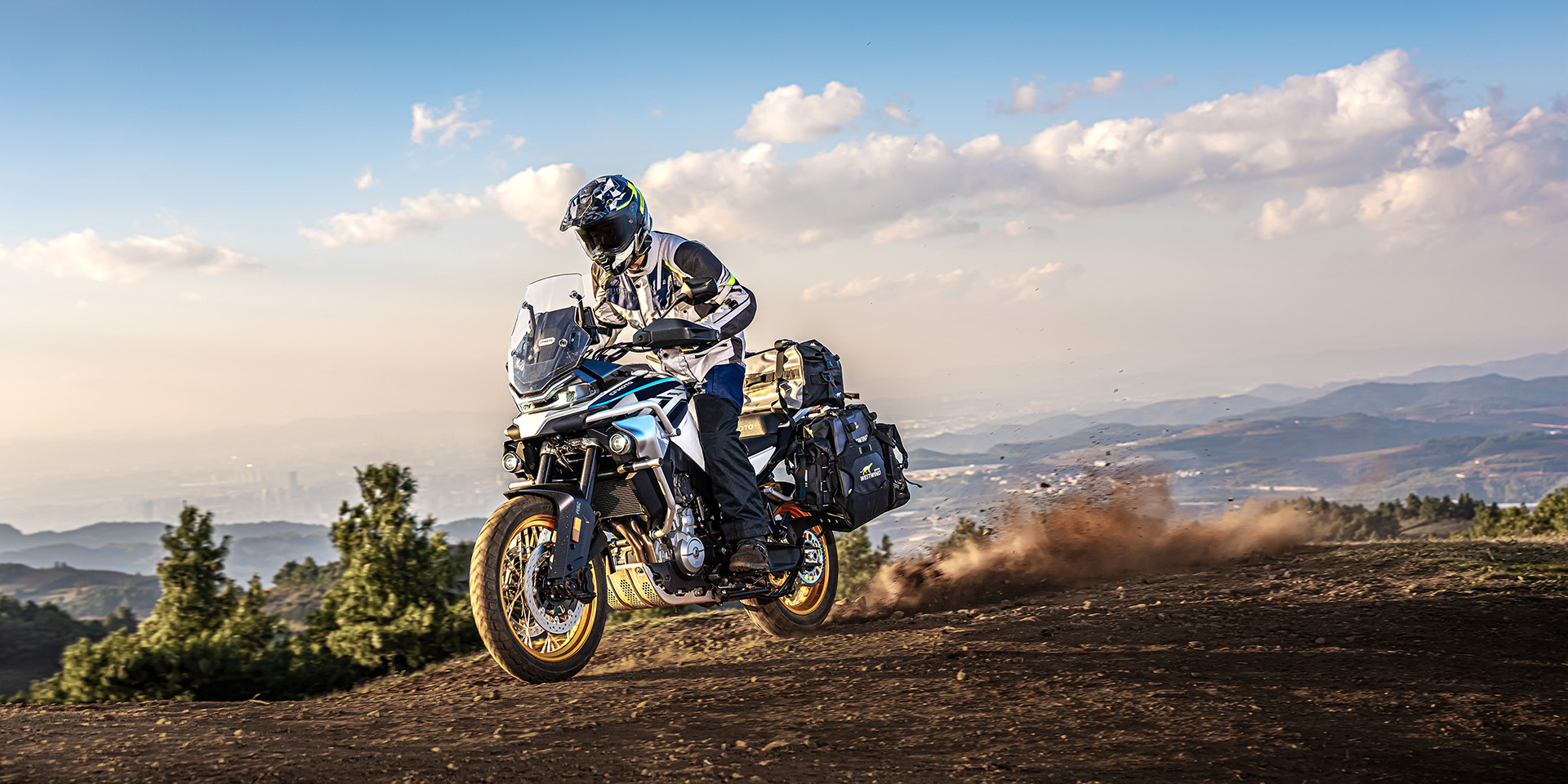 CF Moto 800MT Explorer 2025, ADV Cao Cấp Nhất, Chính Hãng, Giá Tốt tại Khánh Hòa