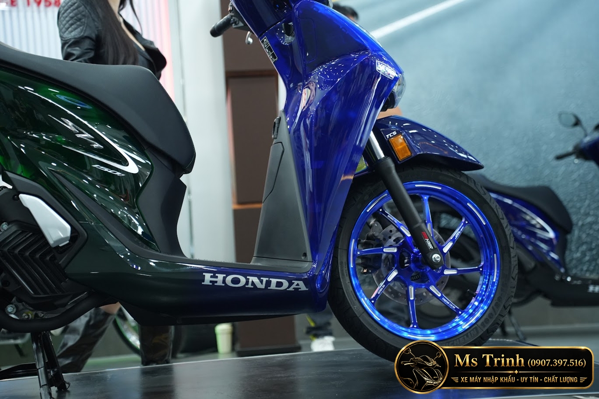 Honda SH150i Vetro Sapphire - Green tại Khánh Hòa: SH Ý 2 trong 1 giới hạn 200 xe