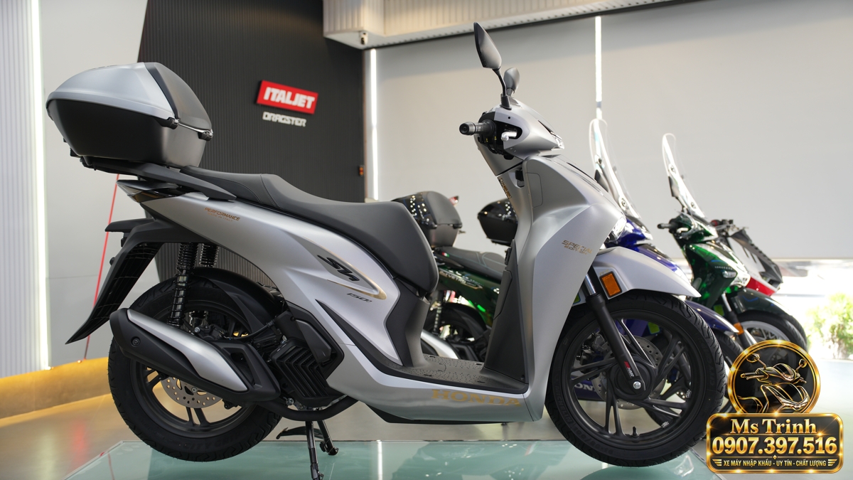 Honda SH150i Ý xám bạc 2027 tại Khánh Hòa - Nhập Ý, tem vàng sang trọng, giá tốt