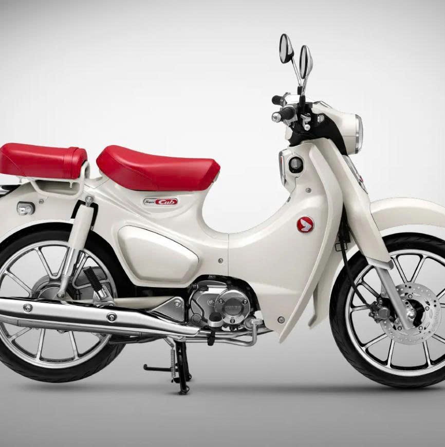 Honda Super Cub 125 Custom Edition Thái Lan 2025 màu trắng tại Khánh Hòa