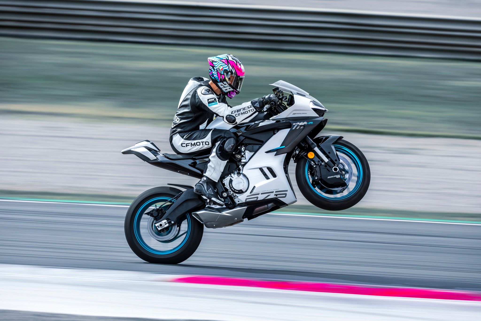 CF Moto 675SR-R 2025 3 Xi Lanh Ngang, Siêu Thể Thao, Giá Rẻ tại Khánh Hòa