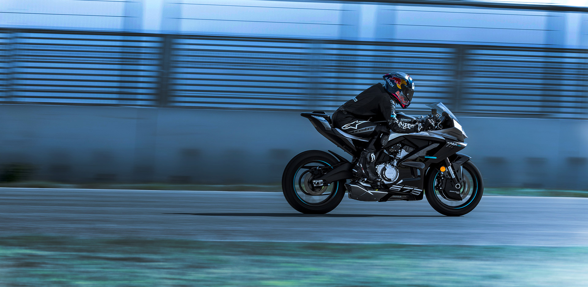 CF Moto 675SR-R 2025 3 Xi Lanh Ngang, Siêu Thể Thao, Giá Rẻ tại Khánh Hòa