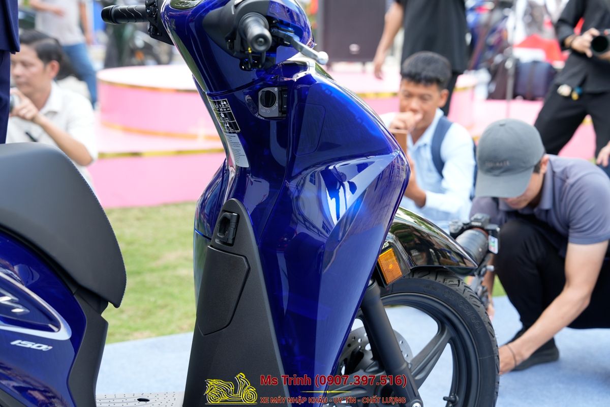 Honda SH150 Vetro Blue 2026 Limited Edition - Siêu phẩm SH Ý dàn áo xanh trong suốt cực hiếm tại Khánh Hòa
