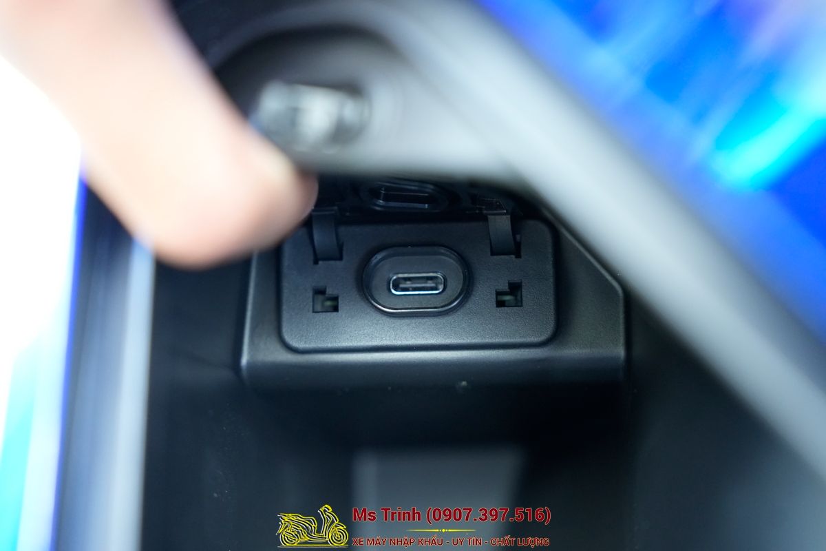 Honda SH150 Vetro Blue 2026 Limited Edition - Siêu phẩm SH Ý dàn áo xanh trong suốt cực hiếm tại Khánh Hòa