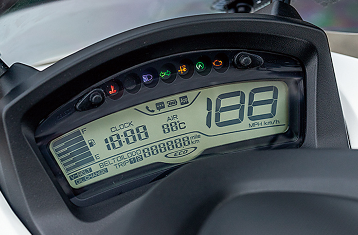 Yamaha Tricity 155 2025, Tay Ga bánh Kép Độc Đáo, Lần Đầu Tiên Có Tại Khánh Hòa