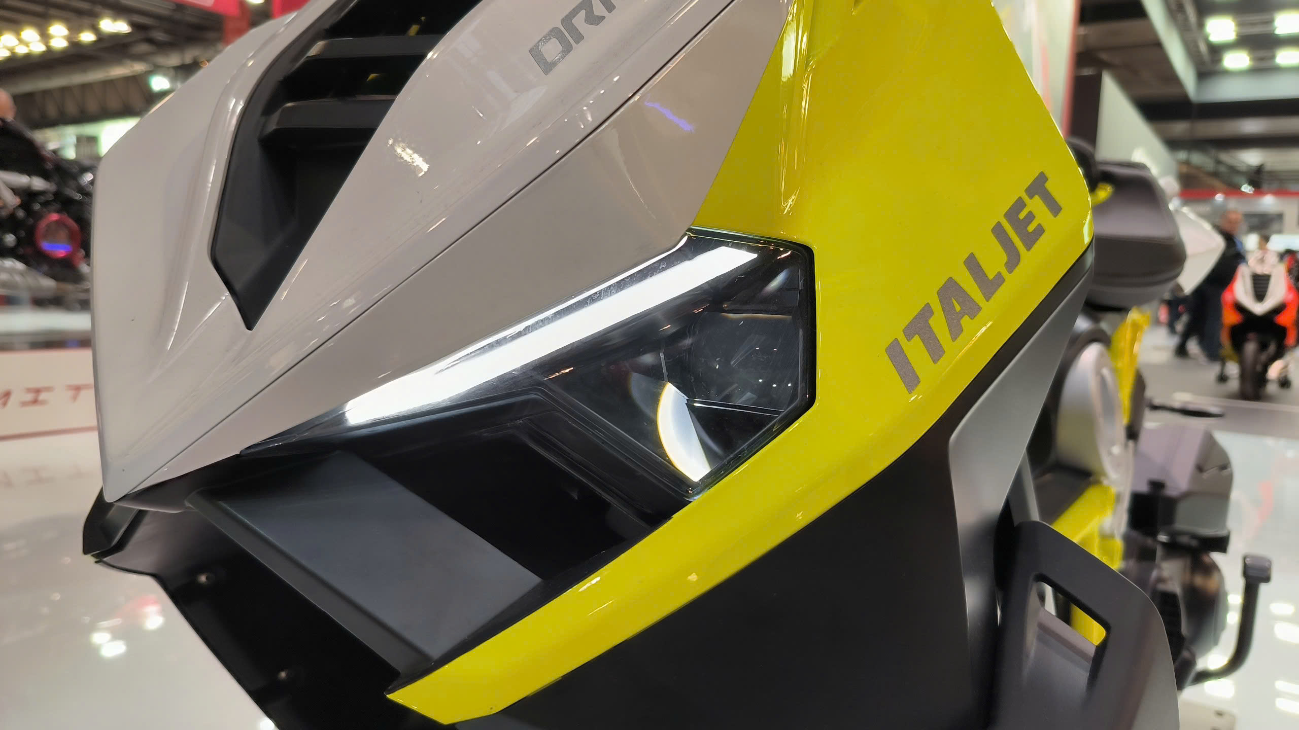 Italjet Dragster 300, Xe Tay Ga Thể Thao Thương Hiệu Từ Italy tại Khánh Hòa