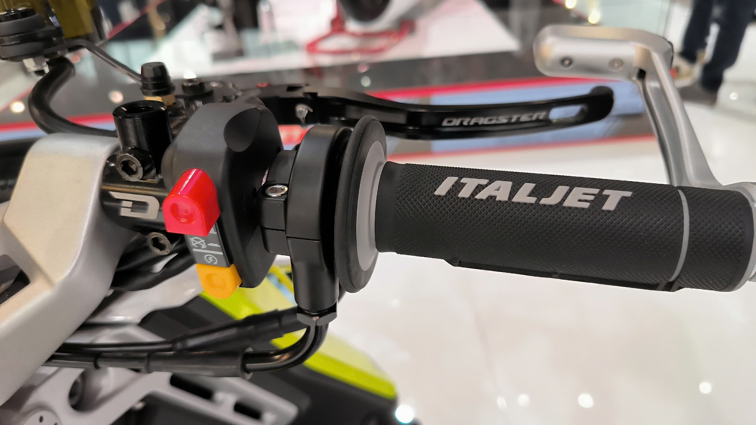 Italjet Dragster 300, Xe Tay Ga Thể Thao Thương Hiệu Từ Italy tại Khánh Hòa