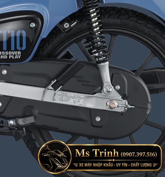 Bánh sau Honda Cross Cub 110 2026 với mâm đúc, phuộc lò xo và bộ truyền động